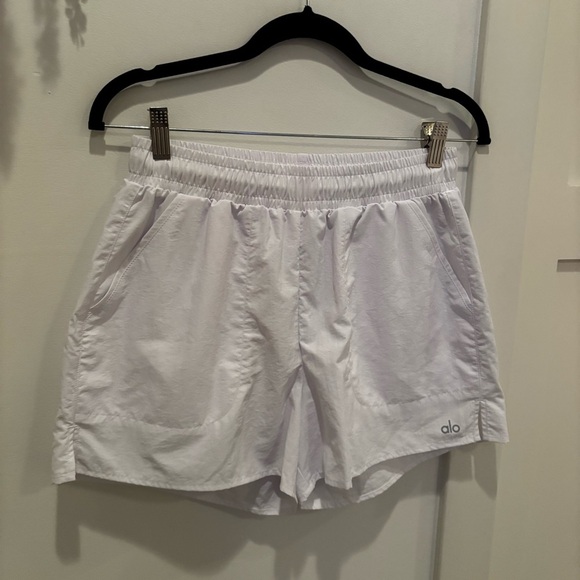 ALO Yoga Alumni White Shorts 3" Inseam Pockets Drawstring Women's Size Small - Picture 5 of 12
